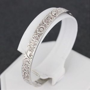 Vintage Sterling Silver clam shell 925 stamped 8” Bangle Bracelet Estate jewelry